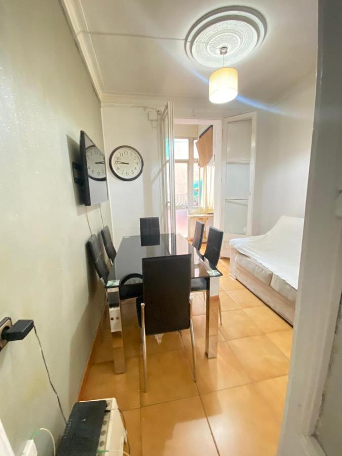 Piso Y Patio Apartment Барселона Екстериор снимка